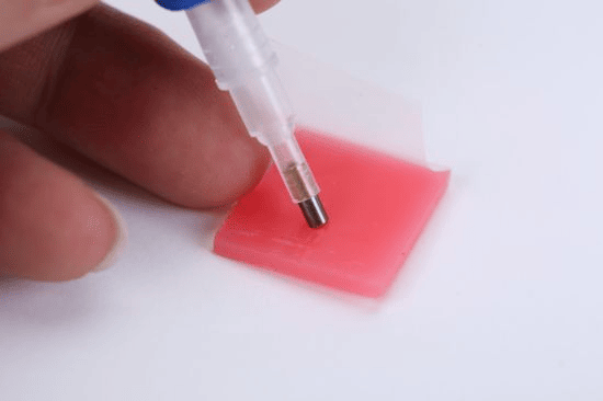 Apply Wax To The Diamond Pen